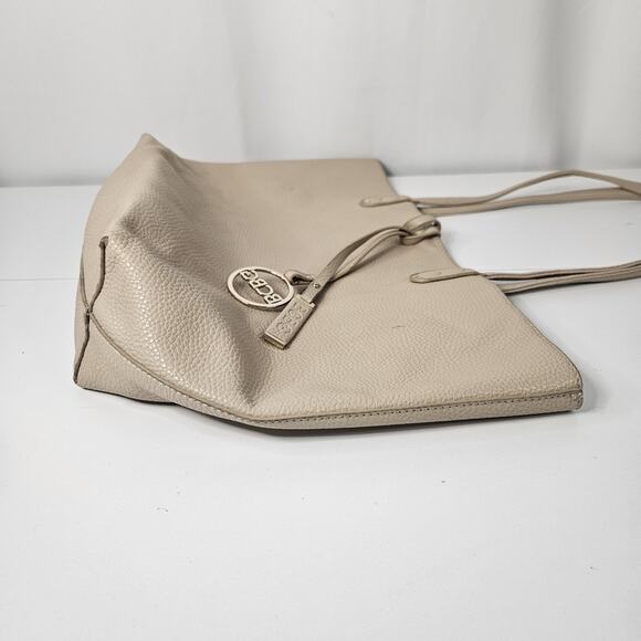 Y2K BCBG Paris Reversible Faux Leather Tote Laptop Bag Beige Goldtone Hardware - Picture 11 of 16